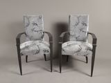 deux chaises avec un revêtement marbré, revêtement marbré, revêtement marbré, revêtement marbré, revêtement marbré, revêtement marbré, revêtement marbré, revêtement marbré, revêtement marbré