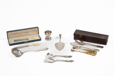 Réunion d'argenterie comprenant : - Photo 1