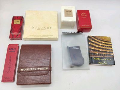 Lot de 8 articles de parfumerie de marques WORTH, BULGARI, Y…