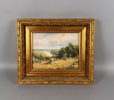 une peinture à l'huile représentant un paysage, dans un cadre doré, accrochée à un mur gris
