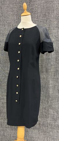 VALENTINO Miss V   Robe chasuble de soirée noir, manches et col t...