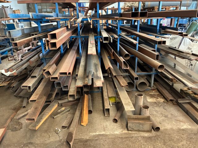 Stock de chutes de métaux (aluminium, fer, inox)