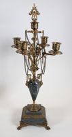 Paire de candélabres à cinq feux de lumière en bronze ciselé… (photo 2)