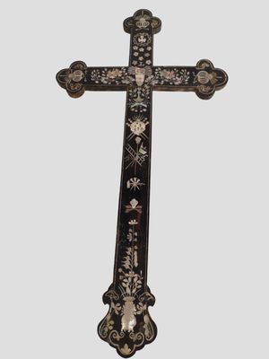 ASIE DU SUD-EST Croix en bois exotique incrusté de nacre, Pr… - Photo 1