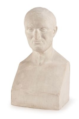 buste en marbre représentant un homme chauve, sur fond blanc