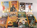 plusieurs livres pour enfants posés les uns sur les autres sur une table