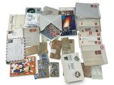 many different types of envelopes that are on the table