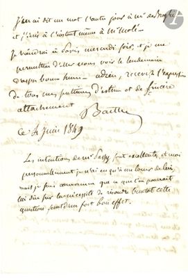 gros plan d'une lettre écrite à la main sur un morceau de papier