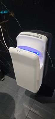 UN Seche Main Electrique Wurth