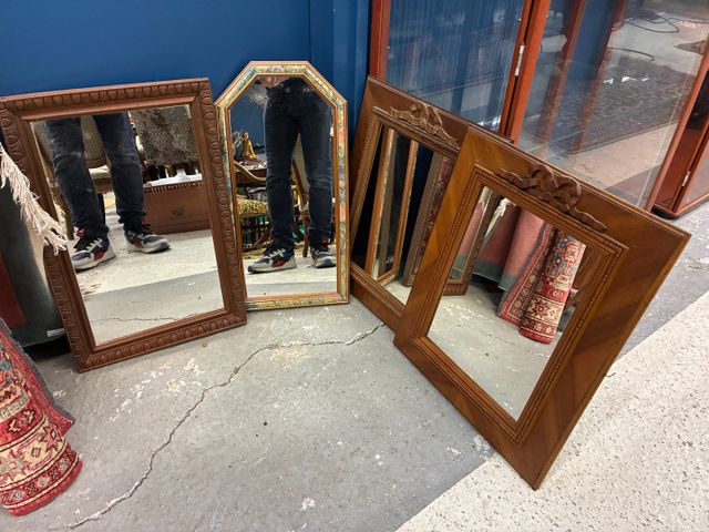 Lot de 4 miroirs modernes. 