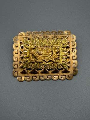 Broche rectangulaire en or 750 millièmes de deux tons, décor…