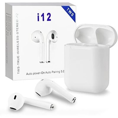 une photo d'une paire d'AirPods posée à côté d'une boîte