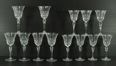 SAINT-LOUIS modèle Stella, Partie de service de verres en cr…