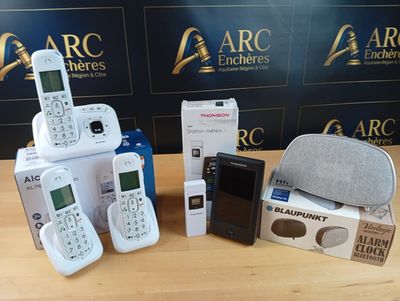 Lot: téléphone Alcatel, station météo Thomson, réveil blaupu…