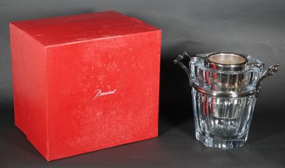 BACCARAT SEAU à champagne à pans.