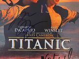 L'affiche du film « Titanic » est signée par un homme et une femme.