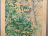 tableau représentant une rivière dans une forêt, avec une maison en arrière-plan