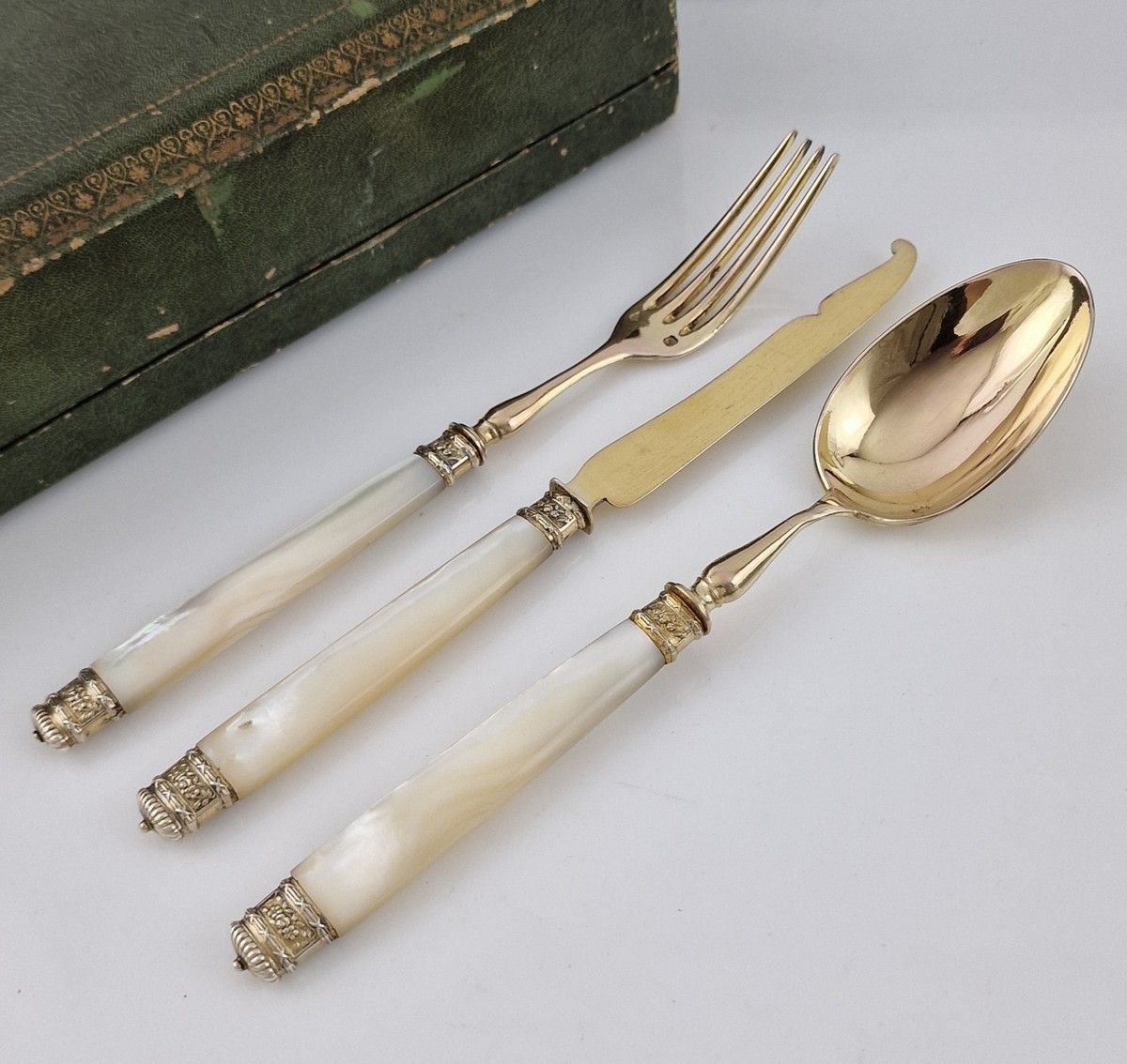 Objets d'art & Curiosités