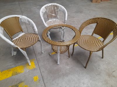 1 Lot DE 3 Chaises EN Rotin + 1 Table