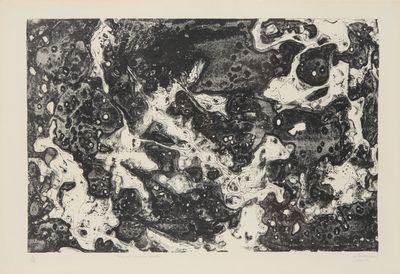 un dessin en noir et blanc représentant un chien dans l'eau