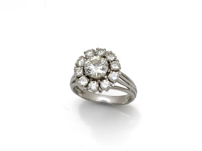 une bague à grappes de diamants, par van cleef