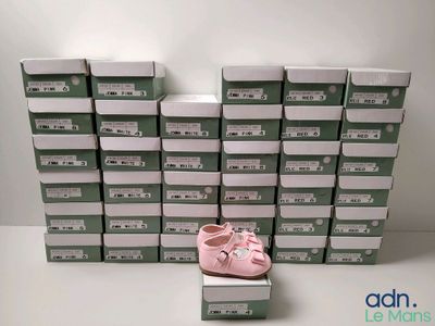 Lot de 36 paires de chaussures MELIA KIDS de diverses pointu…