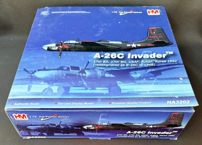 une boîte sur laquelle figure une maquette d'avion