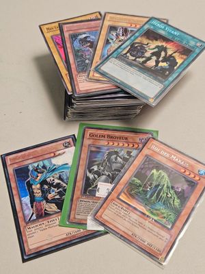 Yu-Gi-Oh! Konami, Jeu de cartes à collectionner. Fort lot de…