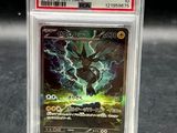 gros plan d'une carte pokemon sur une table