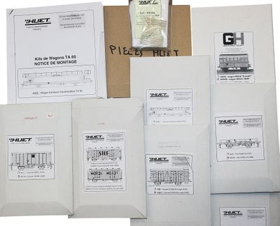 de nombreuses caisses contenant différents types de matériel électrique