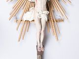 a wooden crucif with a wooden cross on it