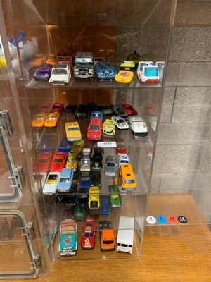 * Lot de véhicules miniatures