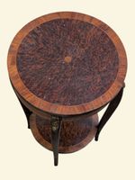 Table de milieu de section ronde marquetée à décor de loupe … (photo 2)