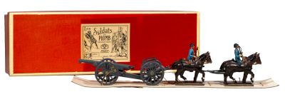 figurine représentant une calèche tirée par des chevaux, avec quatre hommes à bord