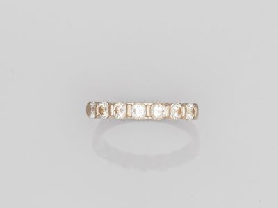 une demi-bague d'éternité en diamant, par van cleef