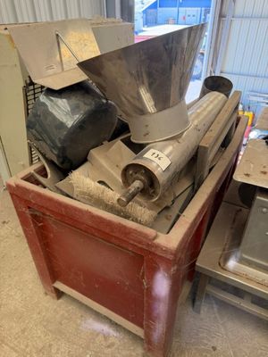 l'image d'une machine installée dans une pièce