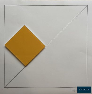 une image représentant un carré jaune sur fond blanc