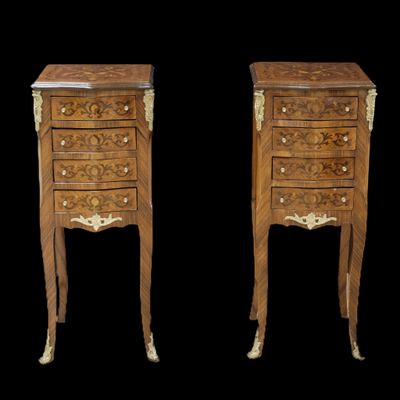 paire de commodes de style Louis XV