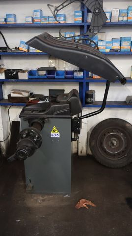 Équilibreuse pneus RAVAGLIOLI G2 type 62119 RFM