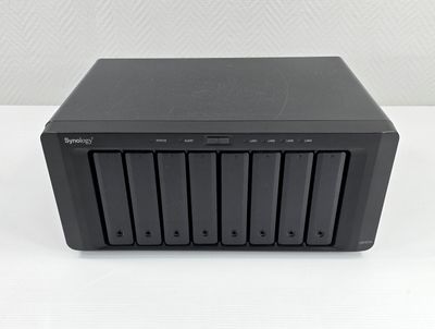 un gros plan sur un noir nas nas nas nas nas nas nas nas nas nas nas nas nas nas nas