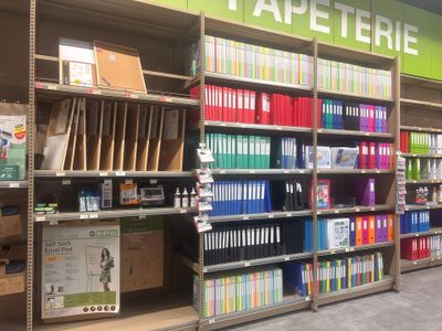 IMPORTANT LOT DE STOCK DE PAPETERIE & MATERIELS DE BUREAU - Photo 1