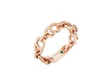 une bague en or rose ornée d'un maillon de chaîne et d'une émeraude