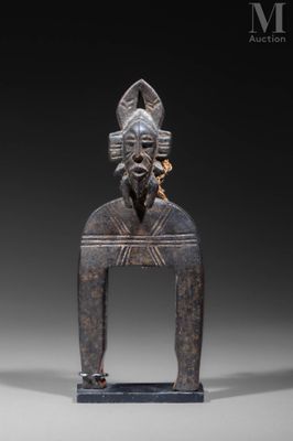 an image of a statue of a man with a hat on his head