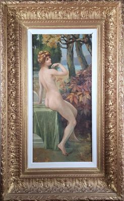 l'image d'un tableau représentant une femme nue dans un cadre doré