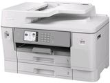L'imprimante est blanche et est équipée d'un scanner intégré.