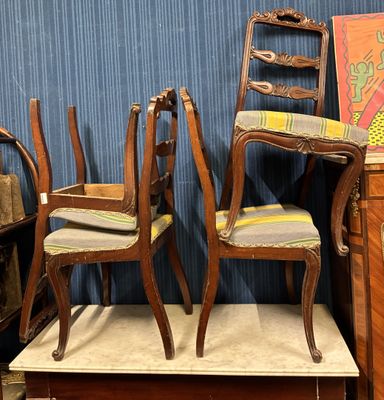 Chevet droit années 1930 ouvrant à un tiroir une porte et un…