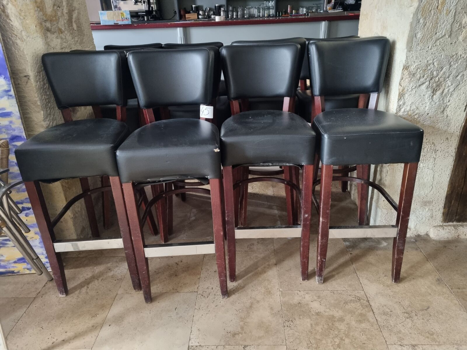 12 chaises hautes piétement en bois et assise simili noir