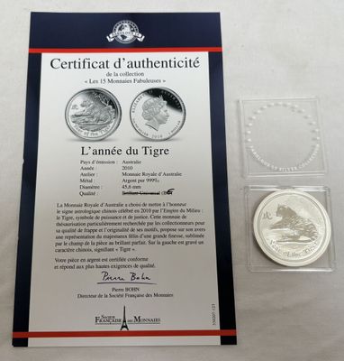 un gros plan sur une feuille de papier sur laquelle figure un certificat