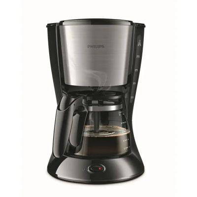 gros plan d'une cafetière sur fond blanc
