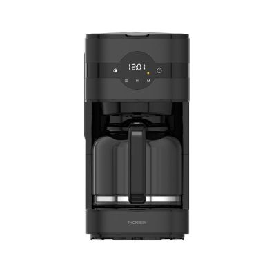 gros plan d'une cafetière sur fond blanc
